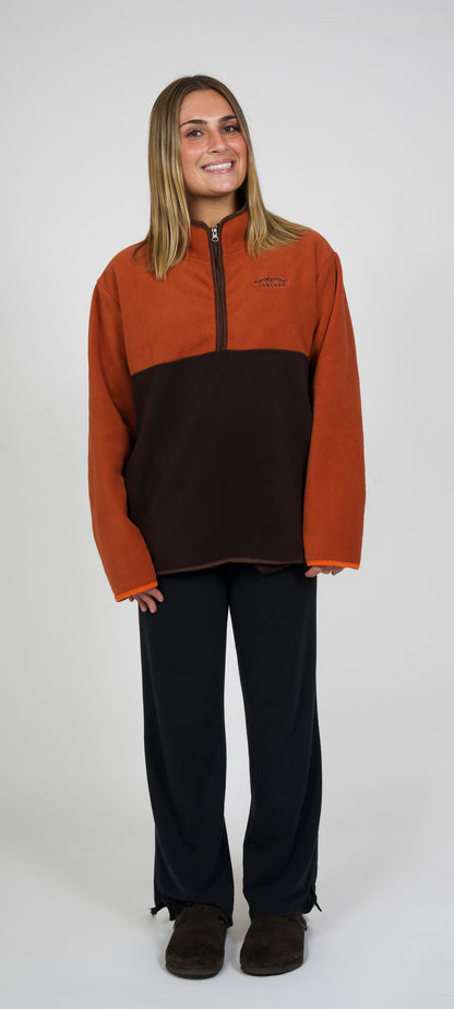Cascade Horizon Half-Zip Fleece in Brown Sugar — full outfit on model