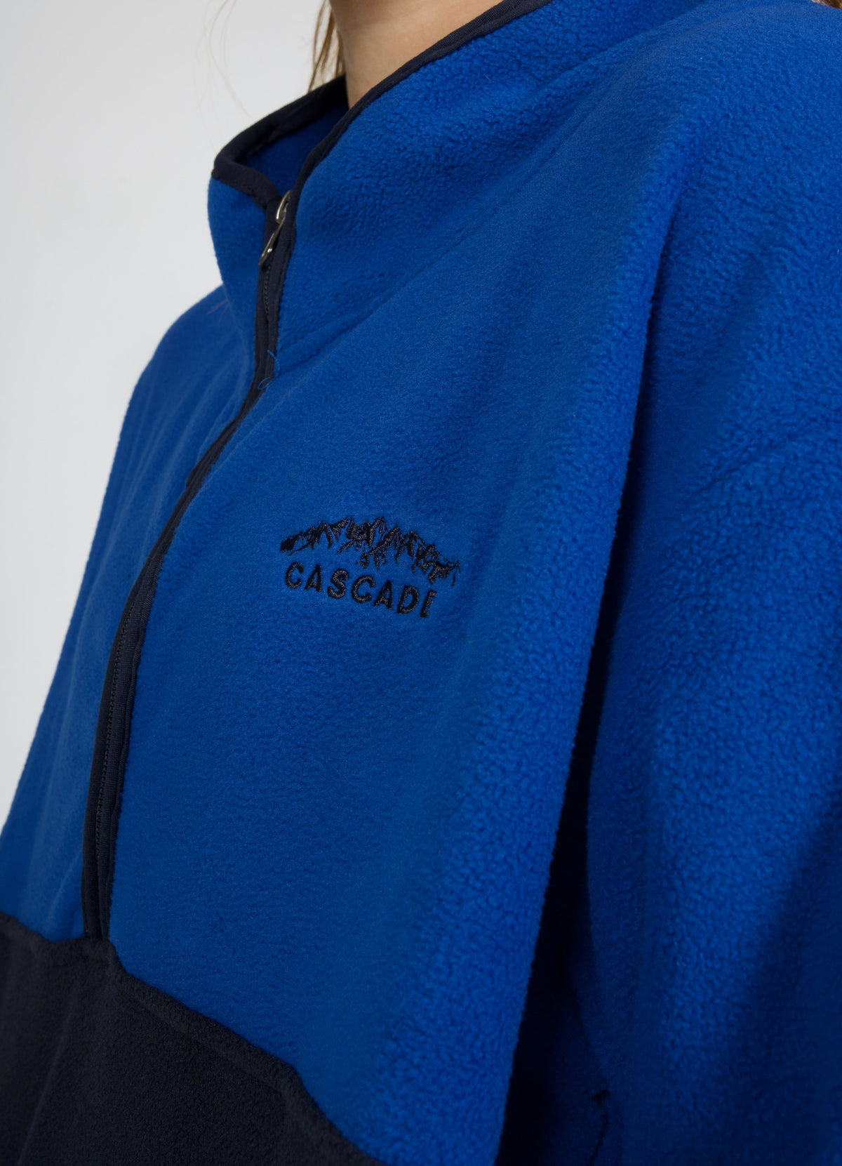 Cascade Horizon Half-Zip Fleece in Skyline Blend — garment detail